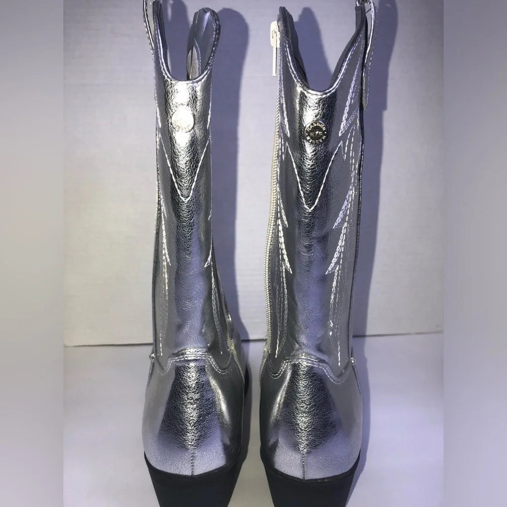 Steve Madden Silver Metallic Western Boots NWOT size 4